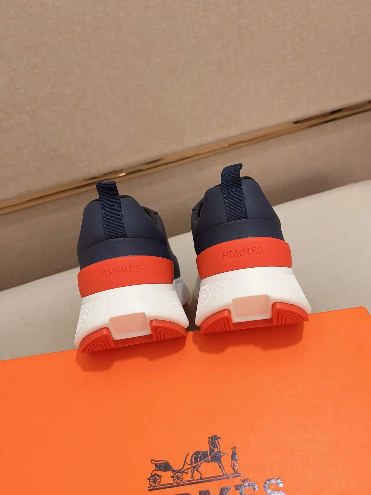 Men's clothing and shoes💰: 442💰《HERMES》【Classic original single version】Hermès; top 🔝purchase agent🔍🔍men's latest 🇺🇸 counter sales simultaneously, imported from Italy original ▲▲cowhide ▲▲ (high-end, nobility, class) ) Exquisite workmanship (Italian 🇮🇹 imported water-dyed 🐂 cowhide lining) sole: original sole provided by the original factory, ⚠️exclusive double-layer activity·TPR·rubber·combined molded outsole; super comfortable·wear-resistant·non-slip·environmental protection The real thing is more beautiful if you take the real thing (high quality, follow the order). You can enter and exit the counter at will * Number of yards: 38-44 (45 can be customized and cannot be returned or exchanged)